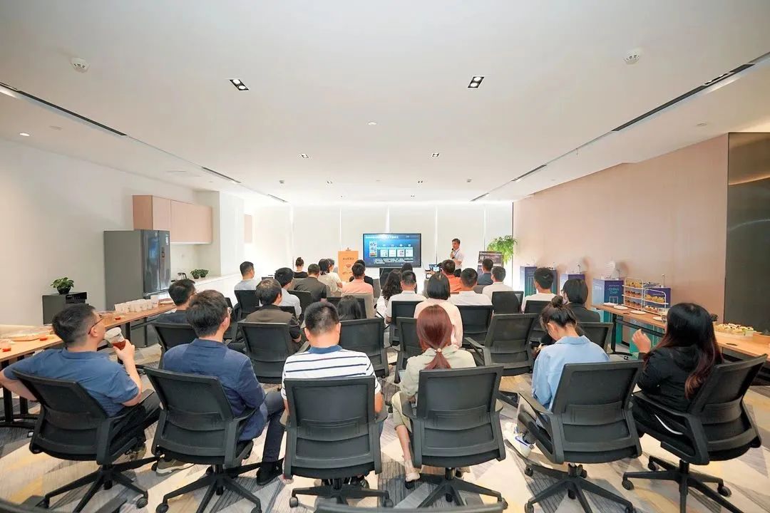 1685431604832283.jpg 640.jpg